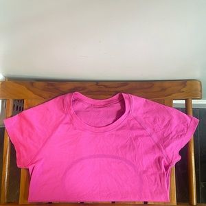 Lululemon Sonic Pink Swiftly Tech Race Length ! Perfect condition worn once!!